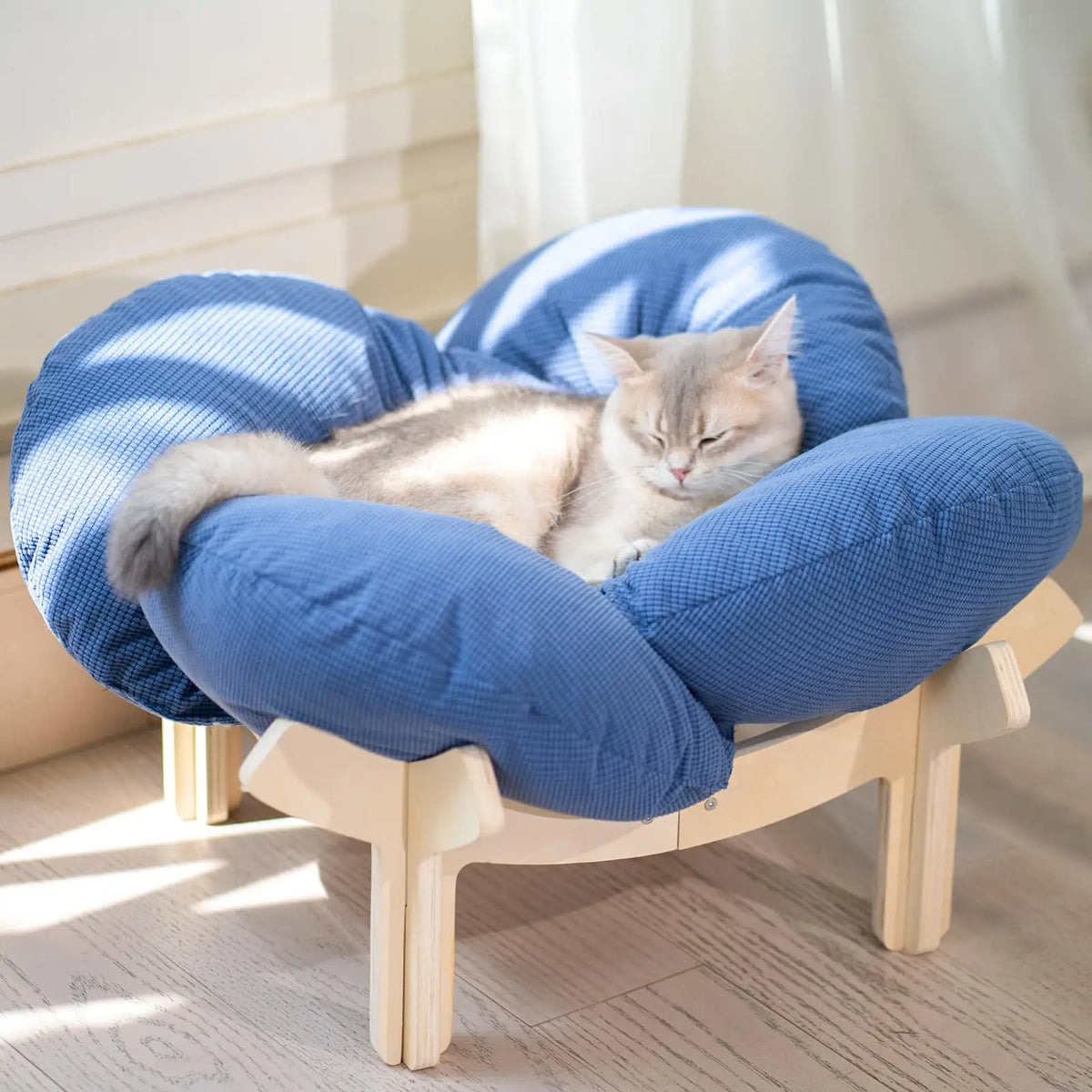 Elevated Wooden Cat Bed With Fluffy Cushion And Pet Lounge